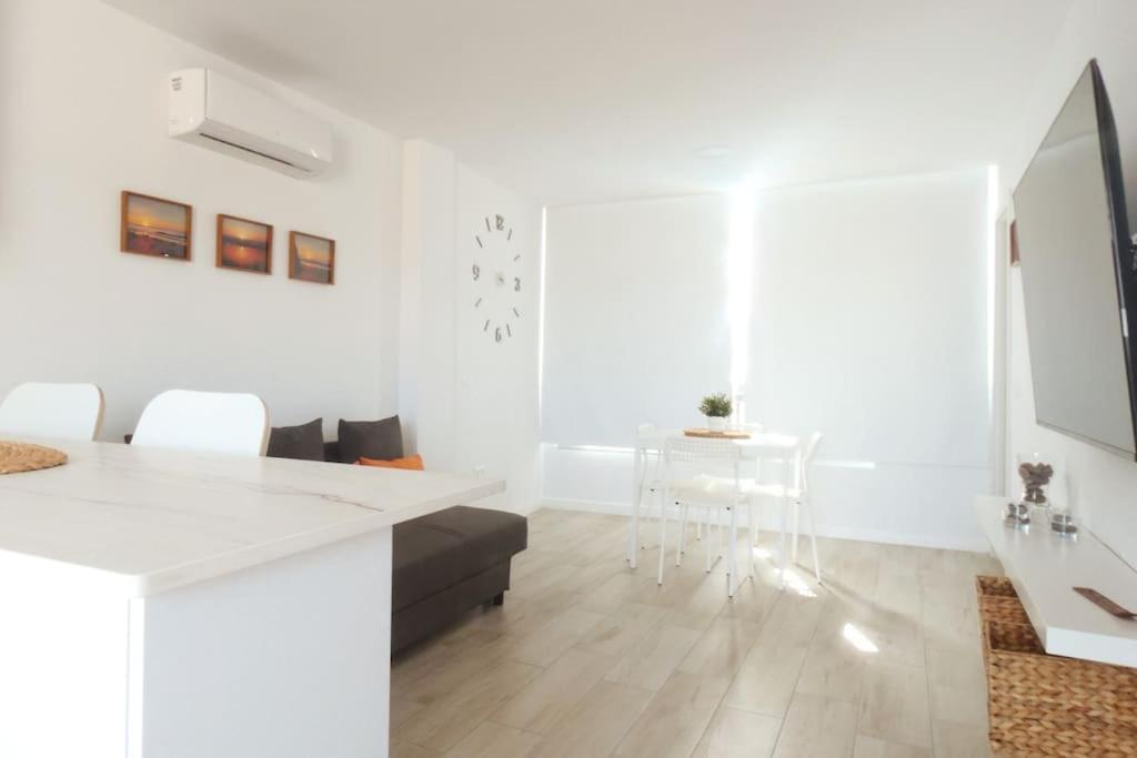 Newly Refurbished Beachfront Apartment. *