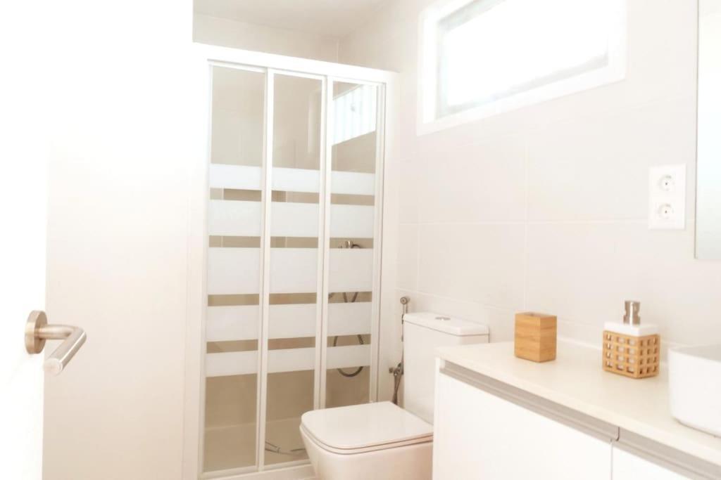 Newly Refurbished Beachfront Apartment. *
