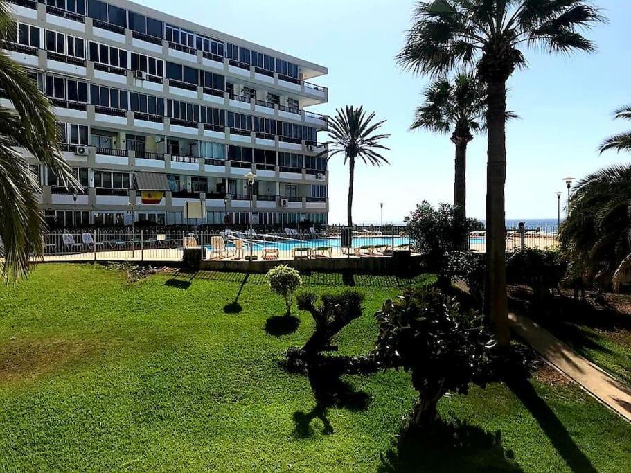Newly Refurbished Beachfront Apartment. Apartamento San Bartolomé