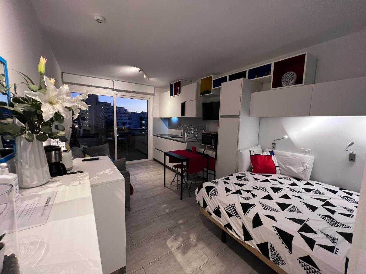 Estudio Mondrian * Playa del Ingles (Gran Canaria)