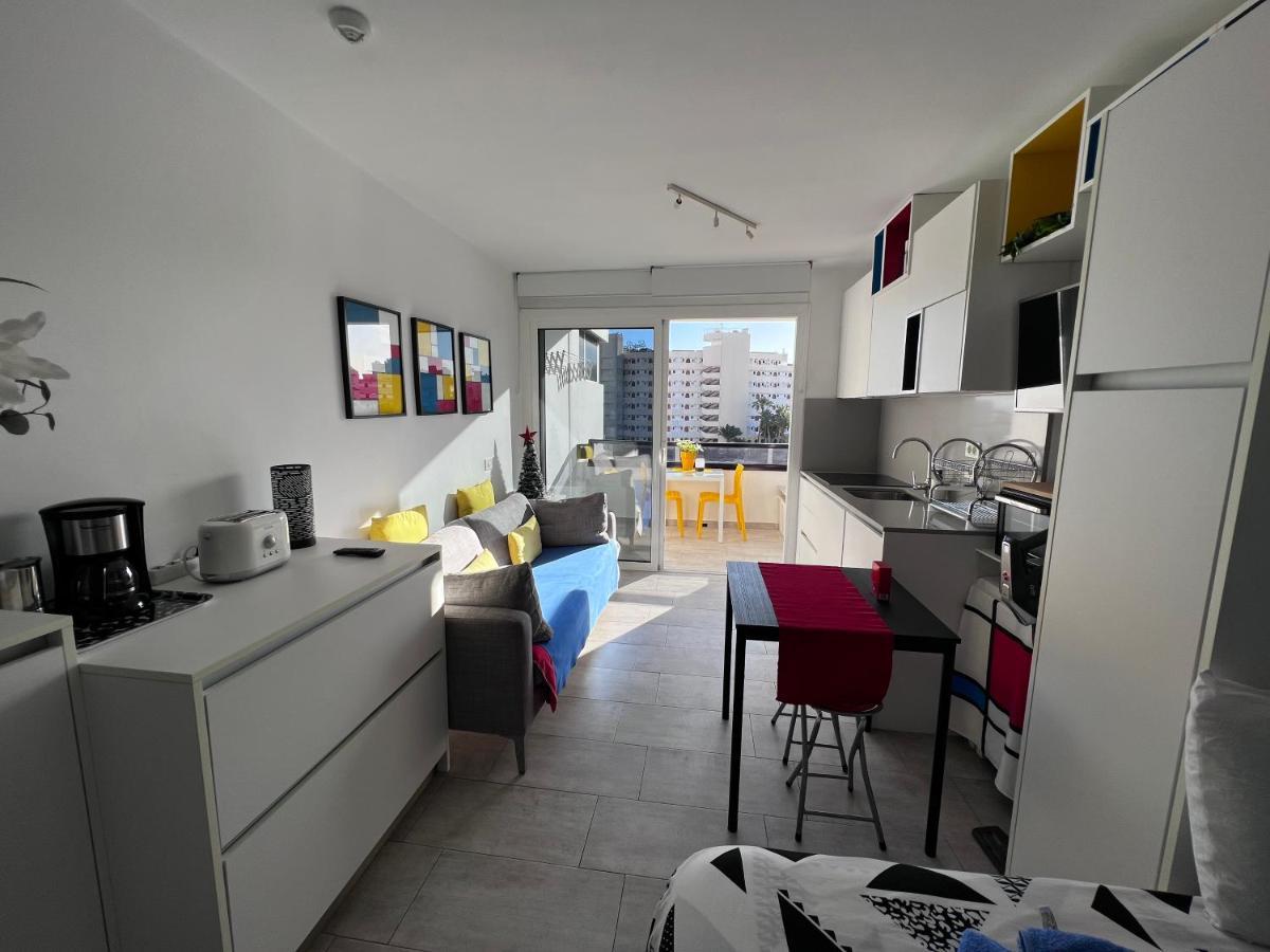 Aparthotel Estudio Mondrian