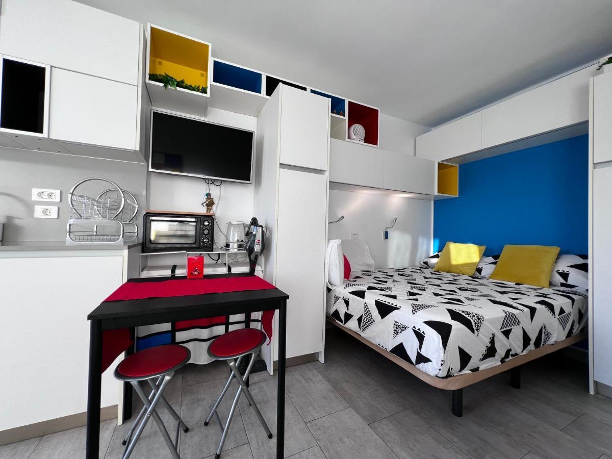 Estudio Mondrian Playa del Ingles (Gran Canaria)