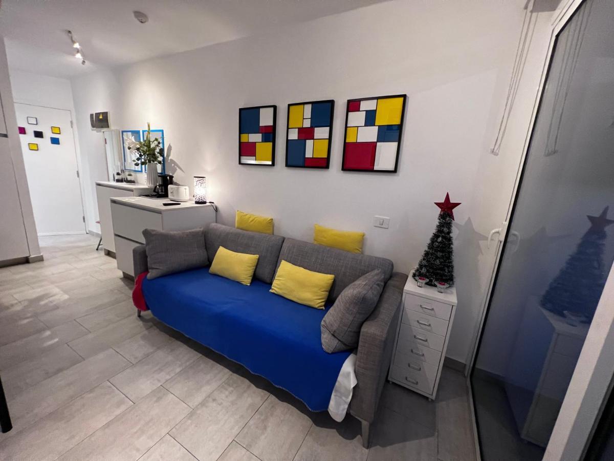 Aparthotel Estudio Mondrian