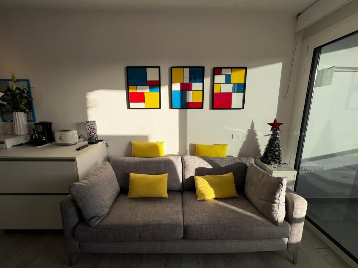 Aparthotel Estudio Mondrian *