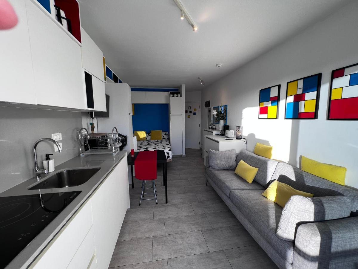 Aparthotel Estudio Mondrian