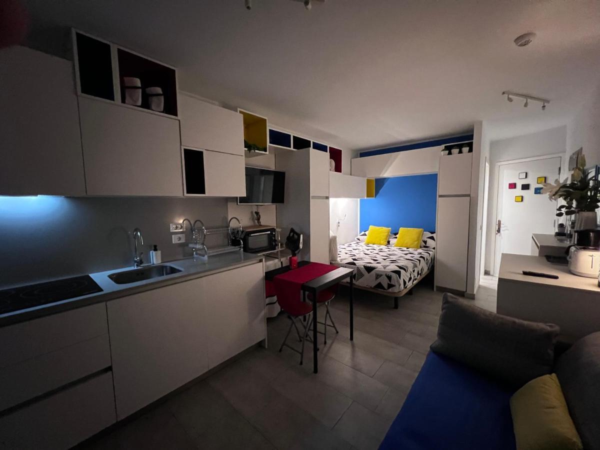 Aparthotel Estudio Mondrian