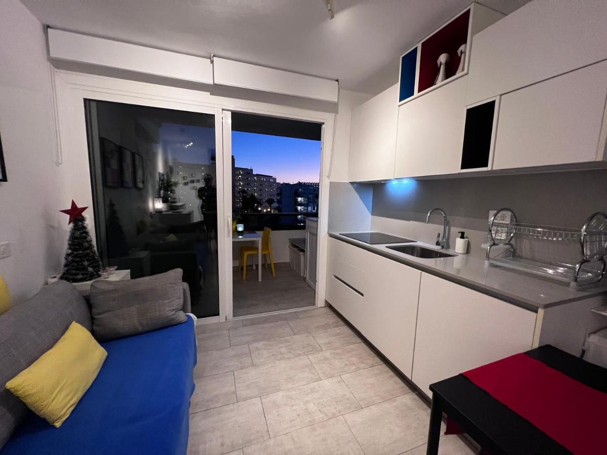 Estudio Mondrian * Playa del Ingles (Gran Canaria)