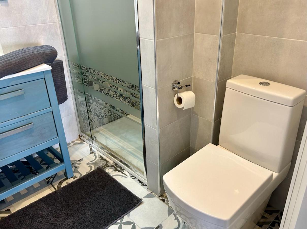 5 Minuti Dalla Moderno Loft Con Terrazzo