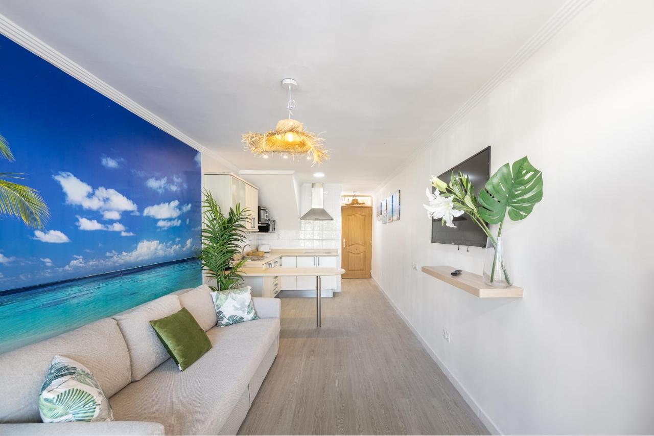 The Sea Breeze Pool Free Parking Next To Sea Apartment *