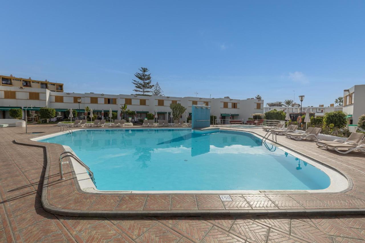 The Sea Breeze Pool Free Parking Next To Sea