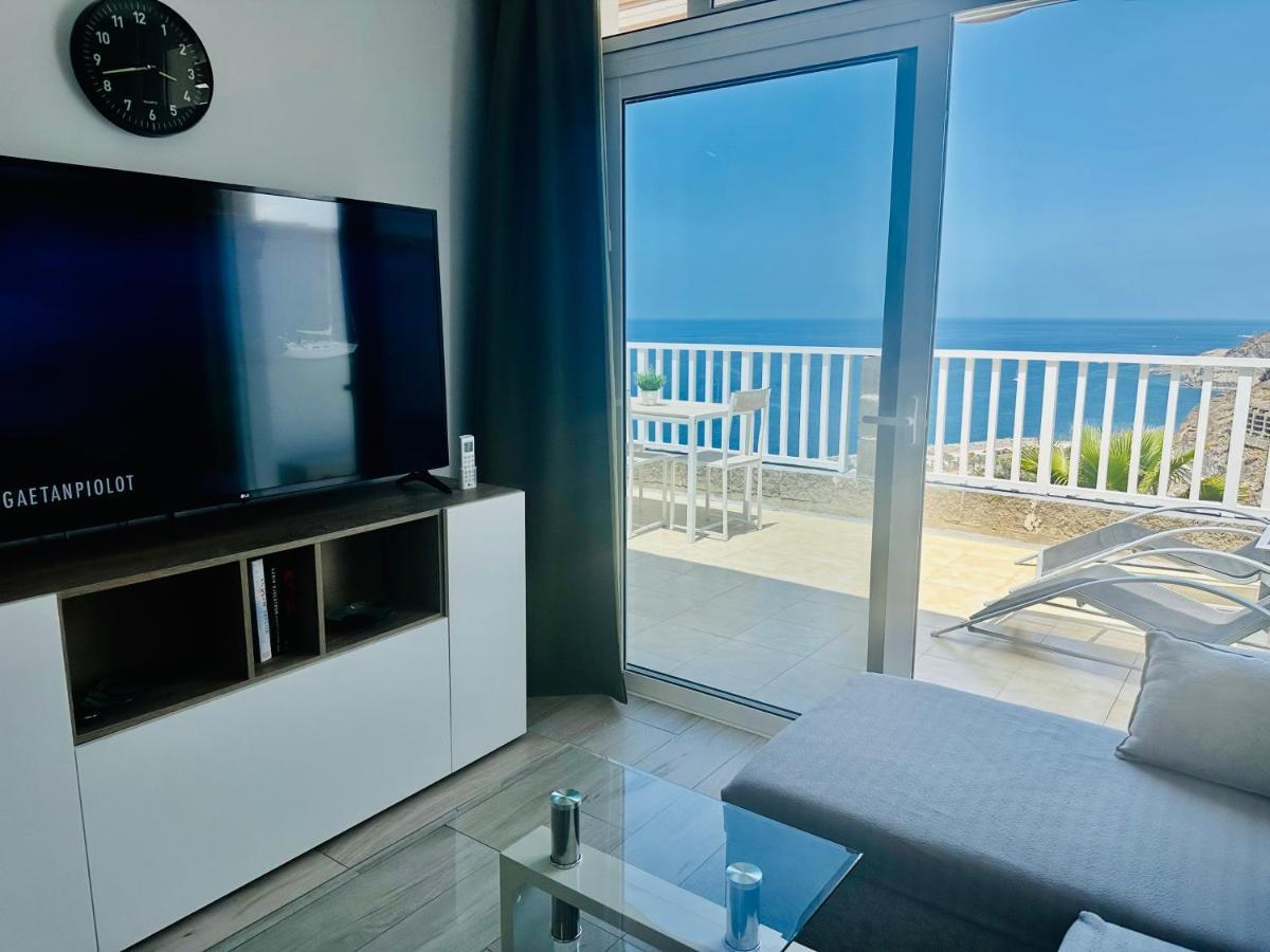 Balcony - With Ocean View. Apartment *