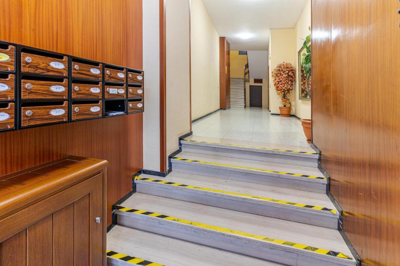 Flatguest Triana Urbano Apartamento