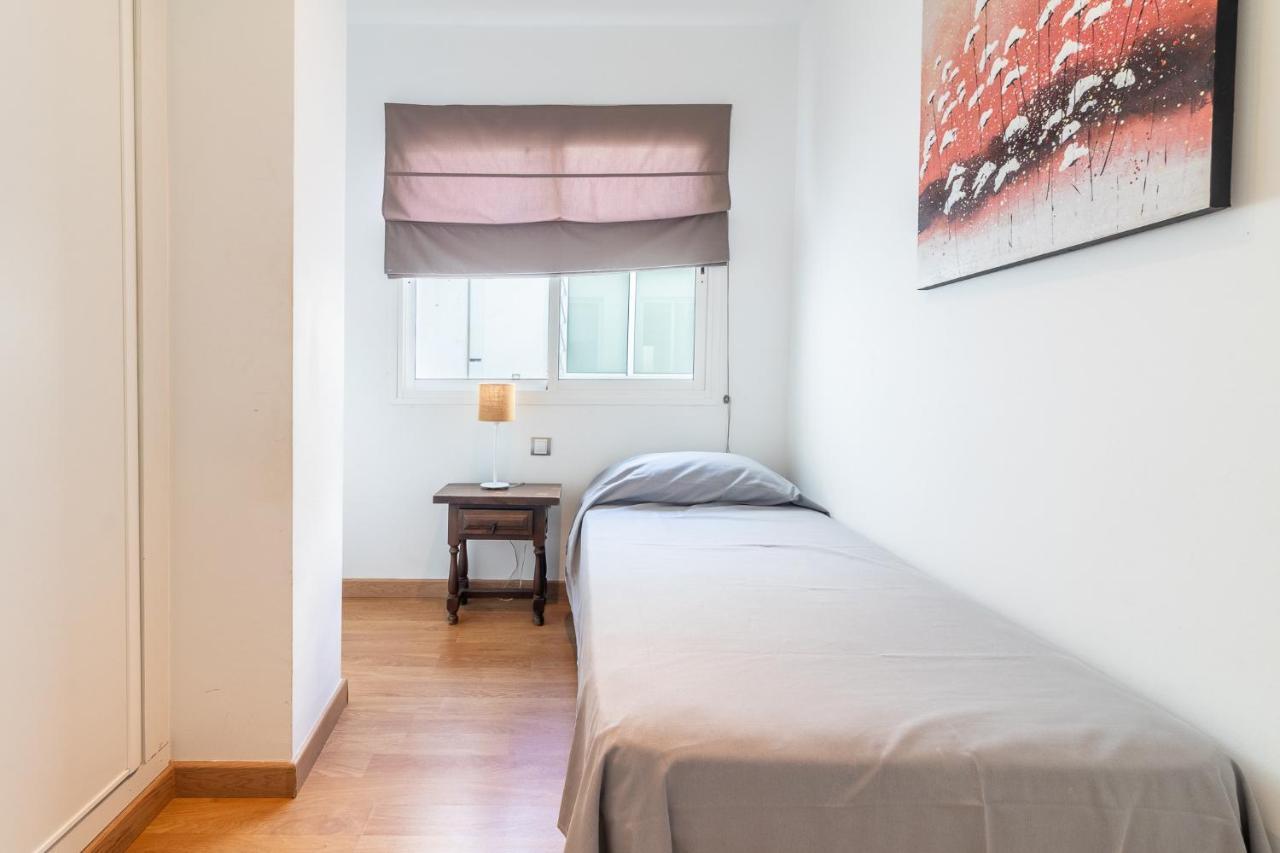 Flatguest Triana Urbano Apartamento *