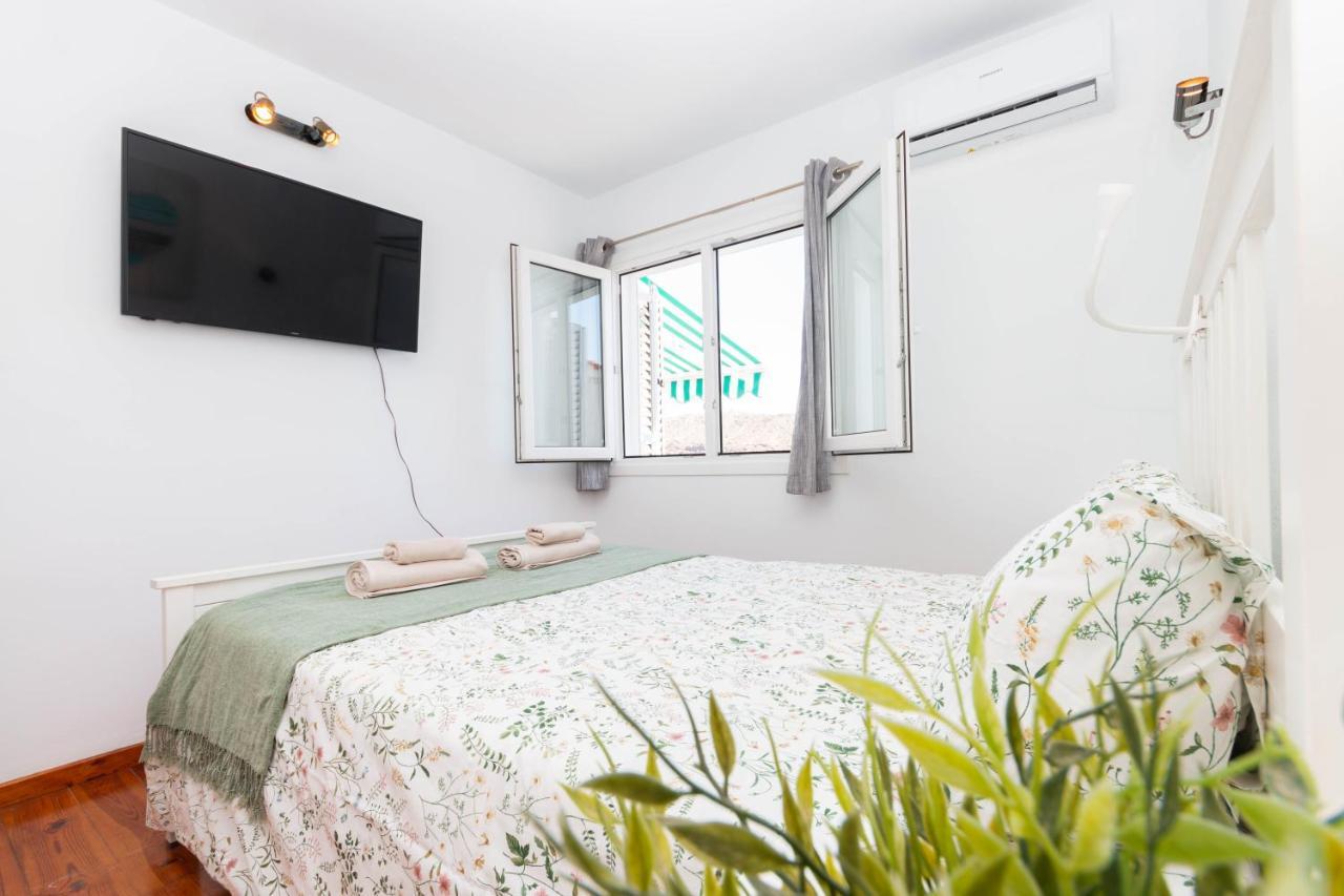 Hilltop Vista Apartment *