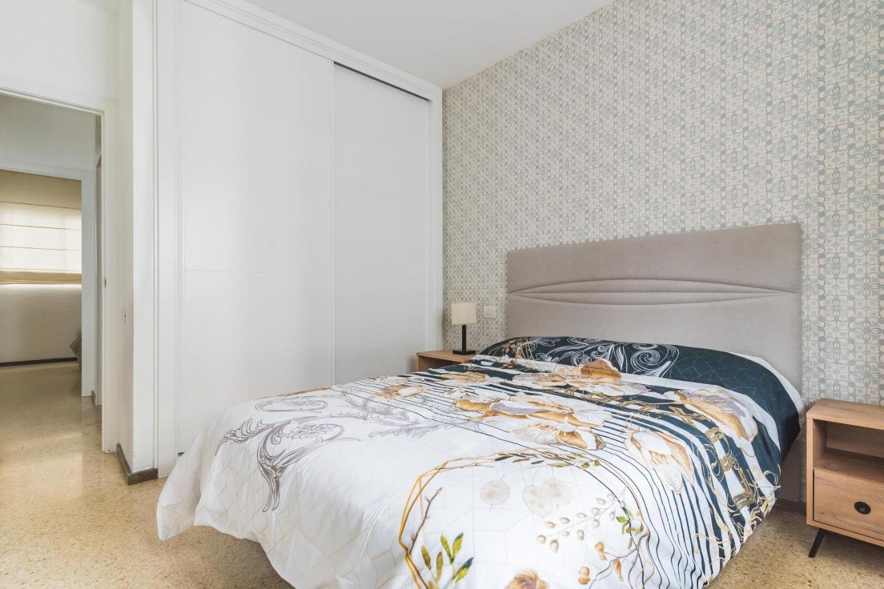 Home2book Cute Triana Center