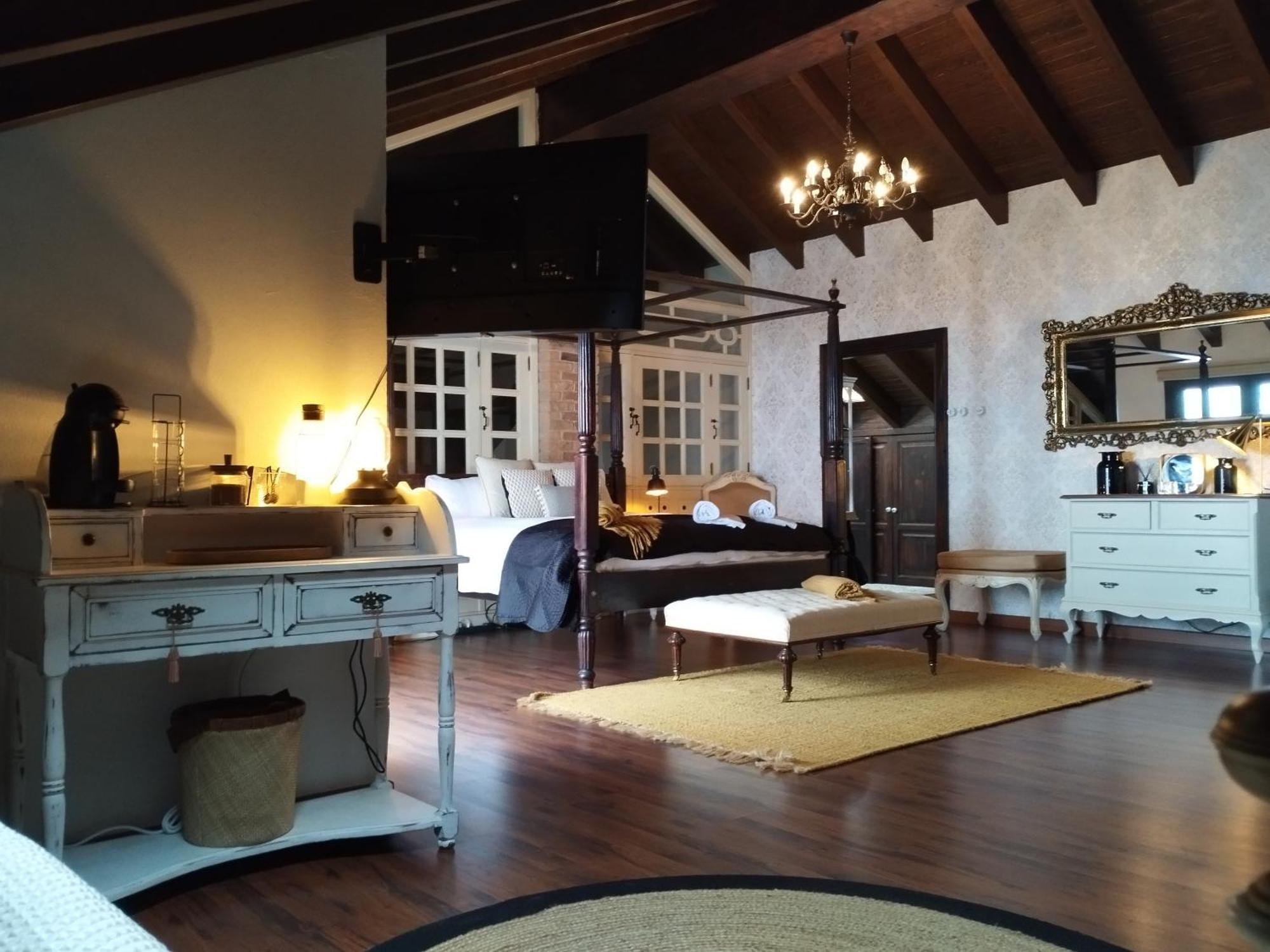 Luxury Colonial Country *