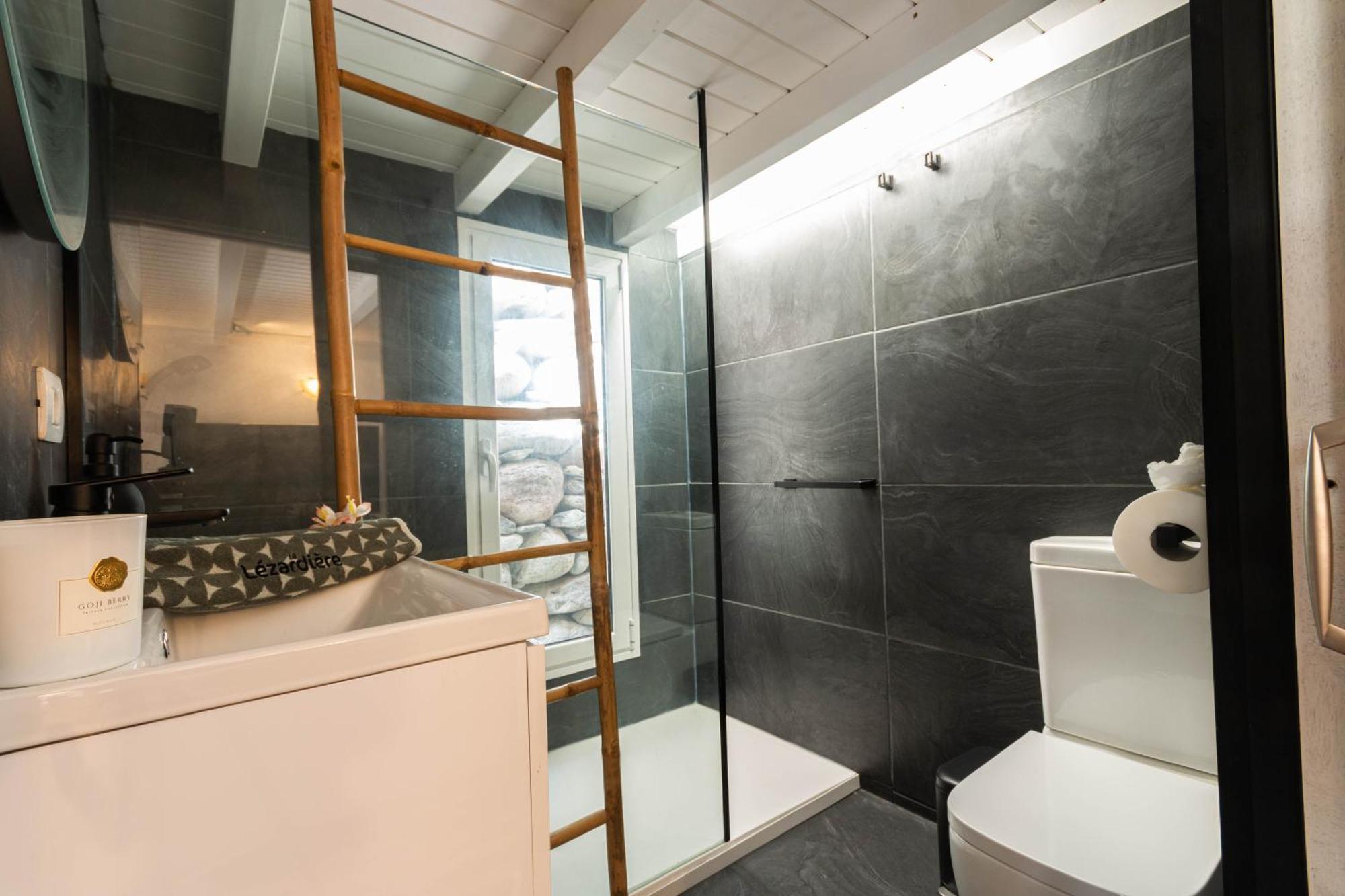 Nature In Quiet Montain - Private Jaccuzi And Garden, Wifi - La Lezardiere Сasa de vacaciones *