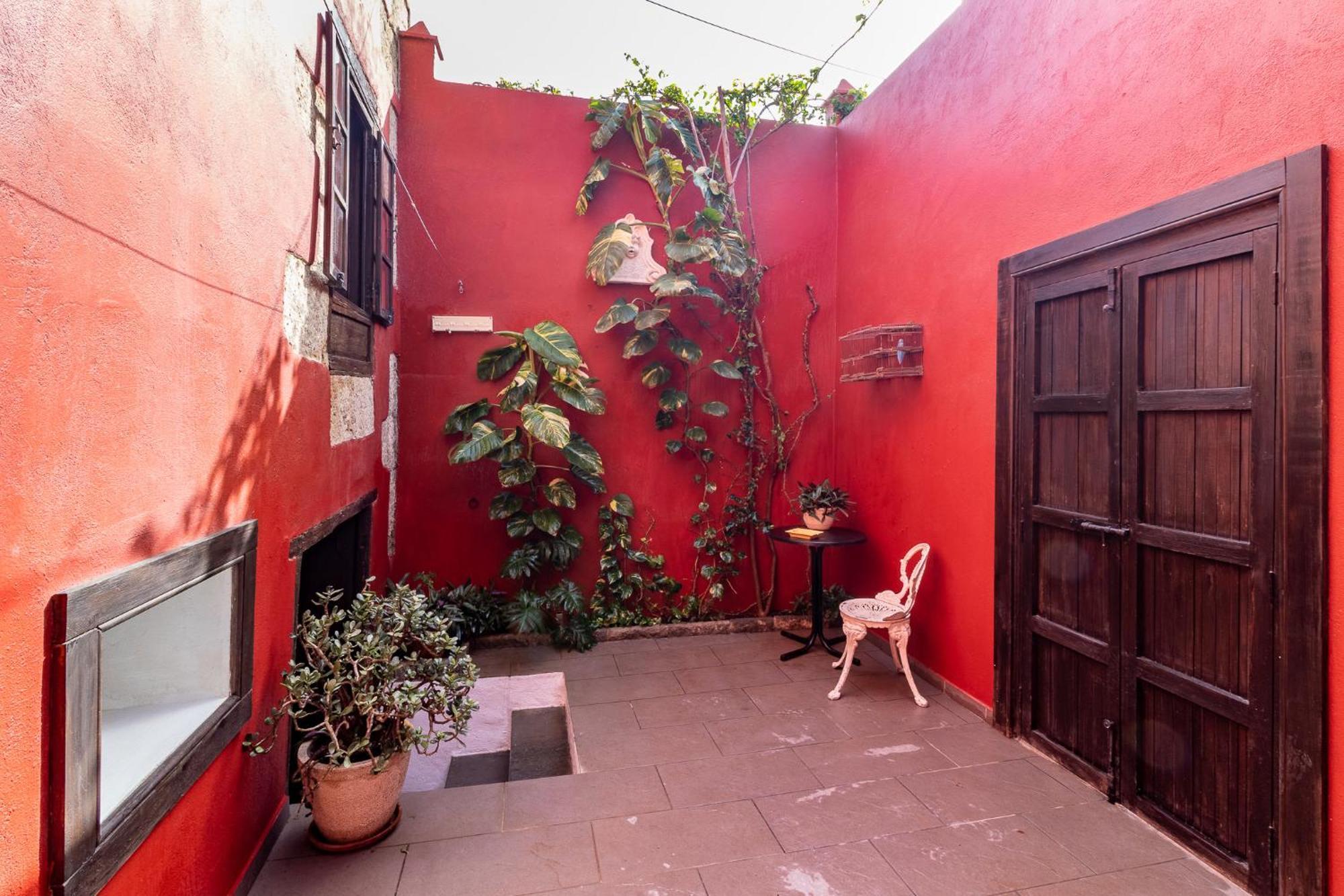 Flatguest Amiga Mia - Traditional House