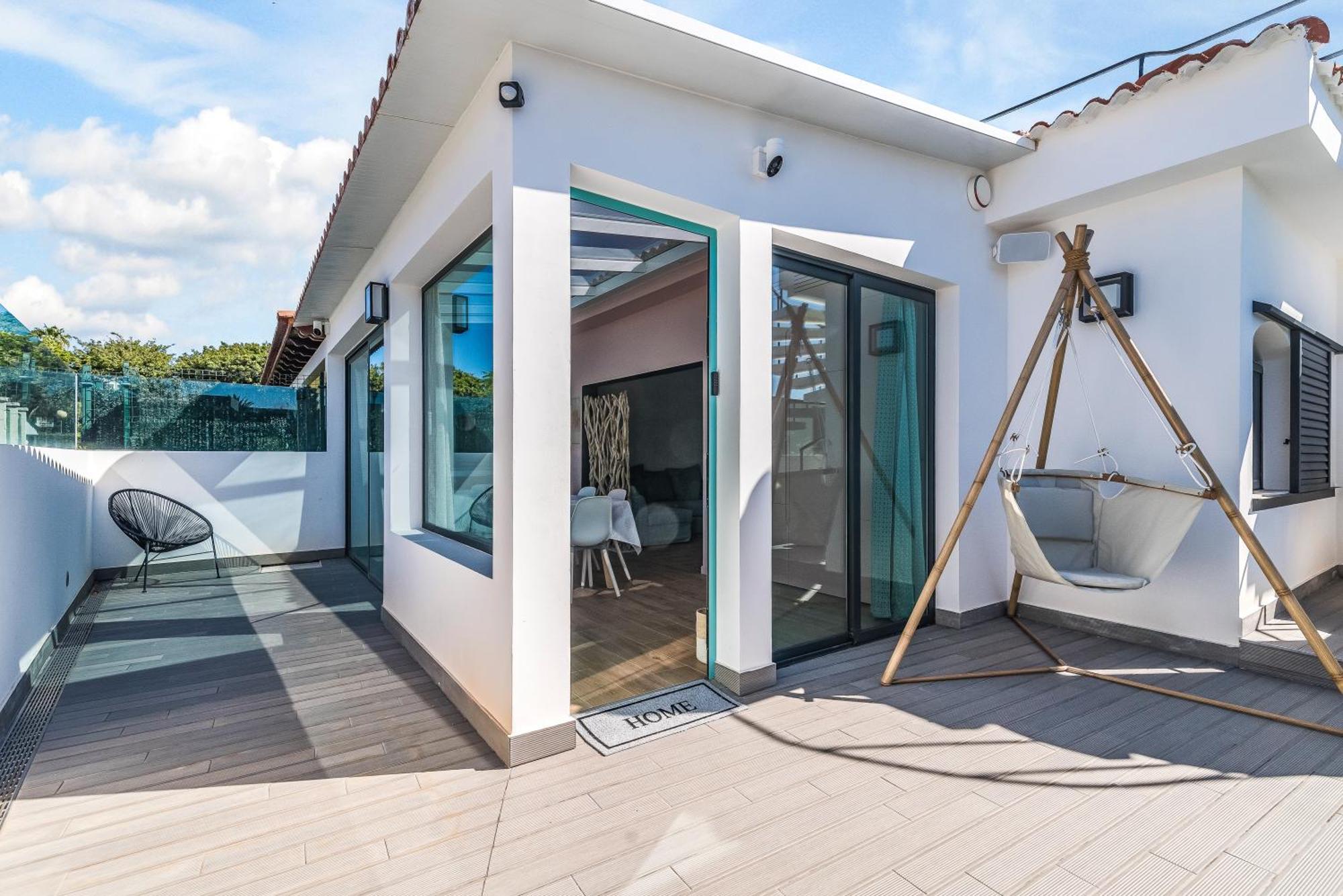 La Casa Blanca A Smart And Sunny,3 Bedrooms House *