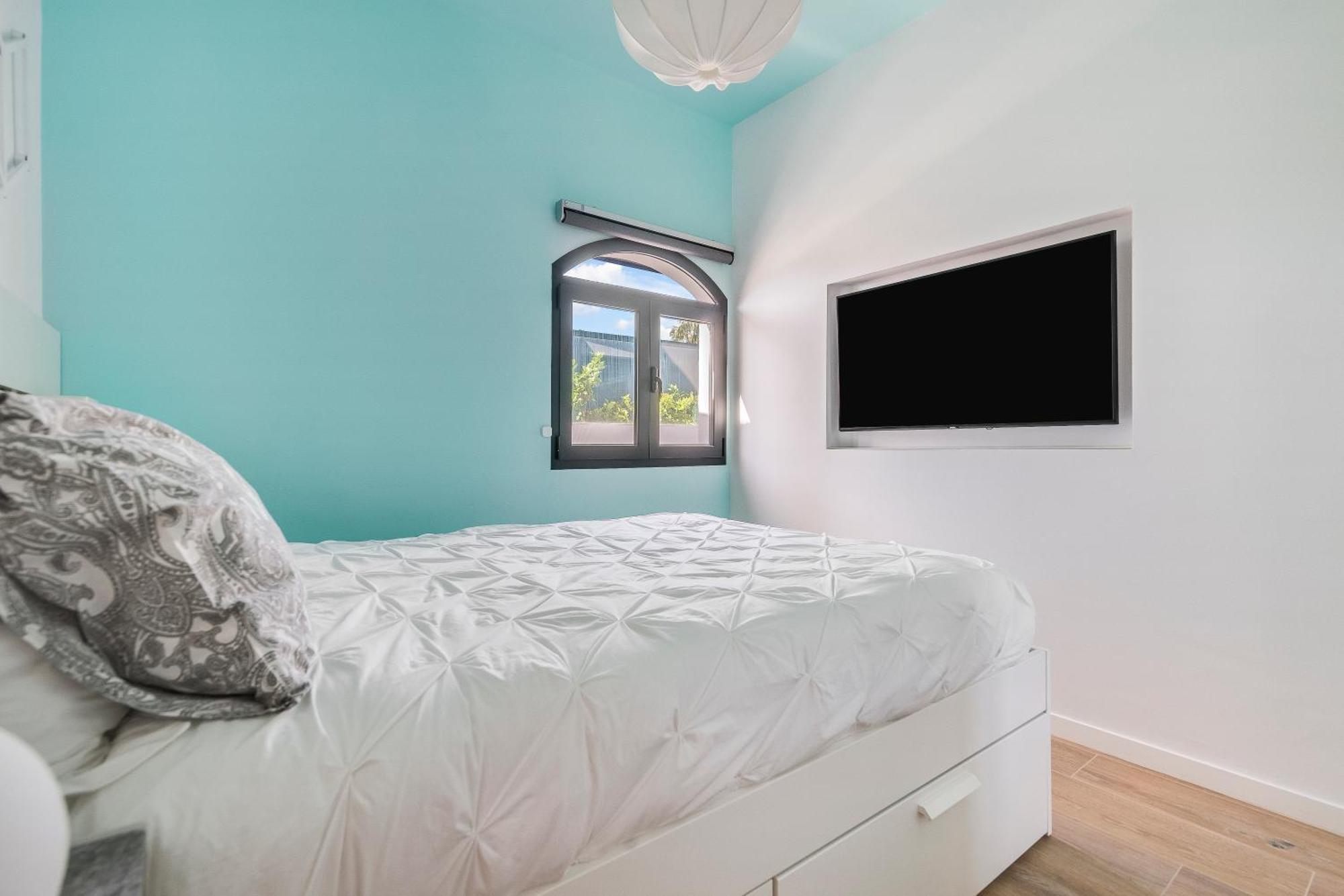 Villa La Casa Blanca A Smart And Sunny,3 Bedrooms House *