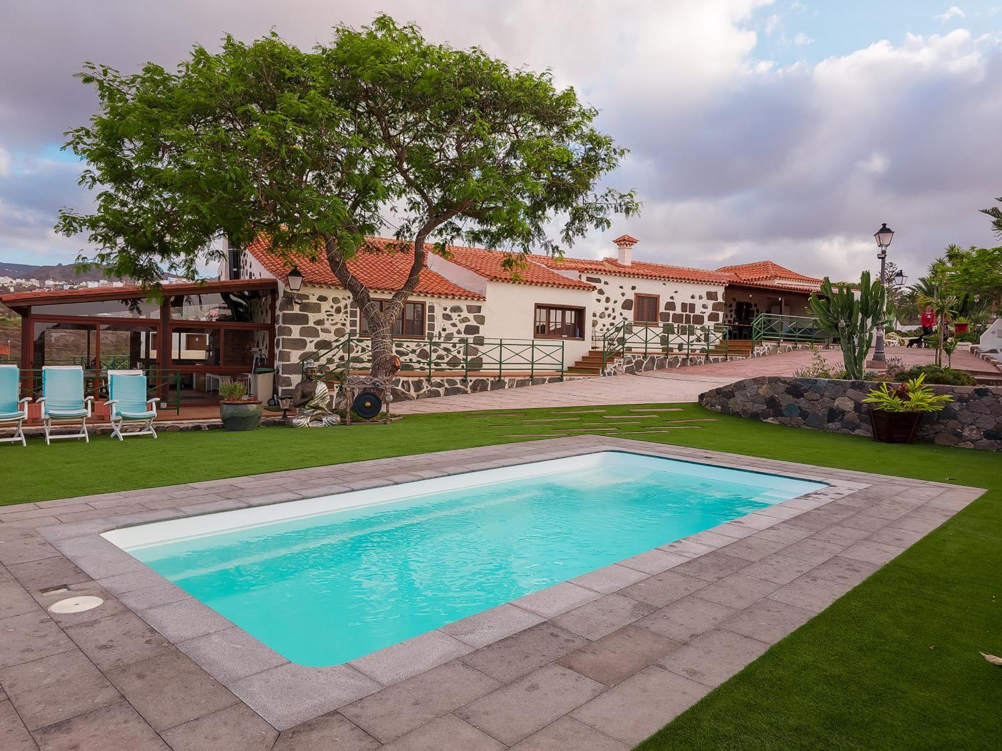 Angeles Holiday home *