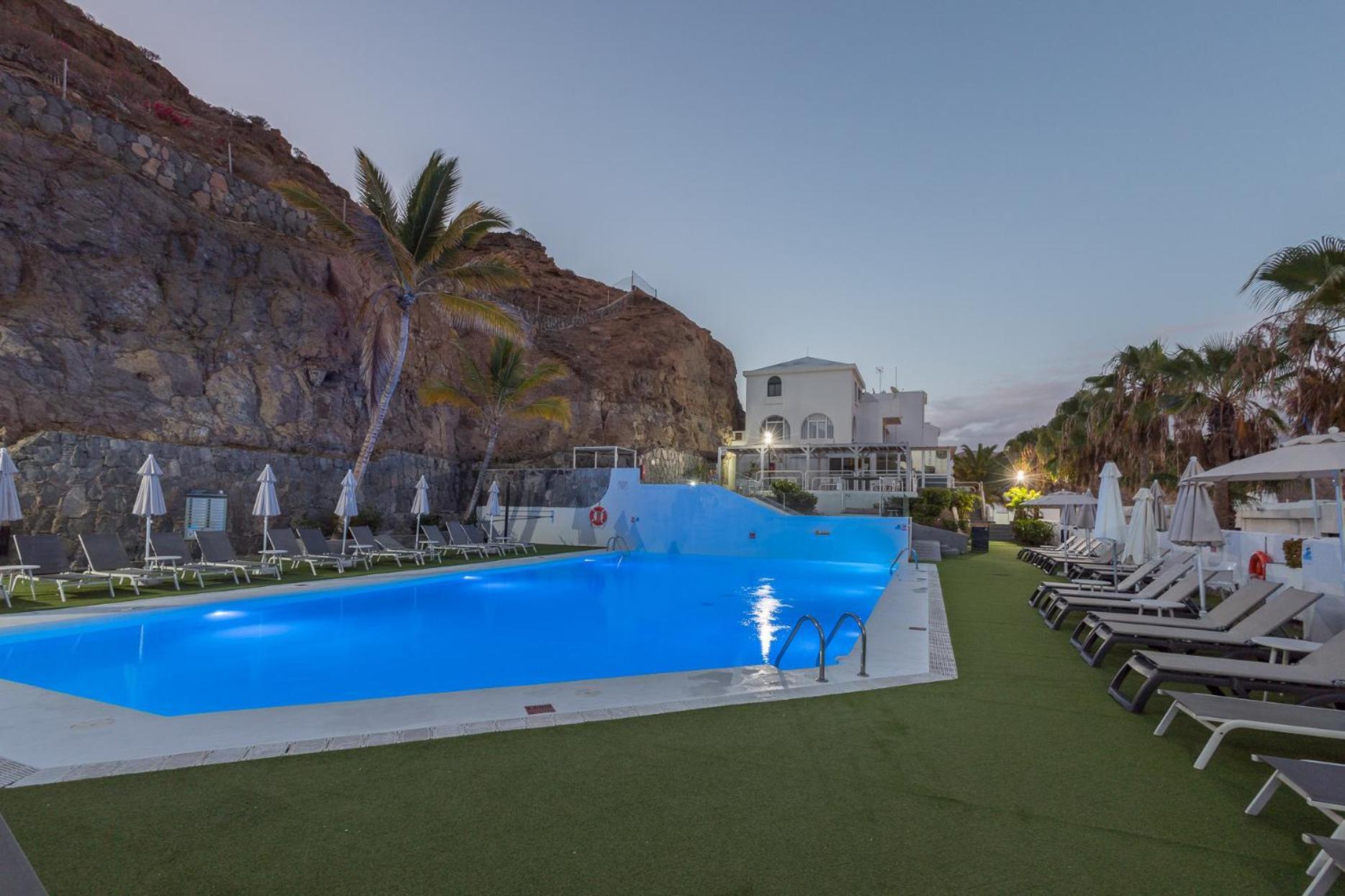 2br Private Terrace House - Solarium & Pool * Mogan