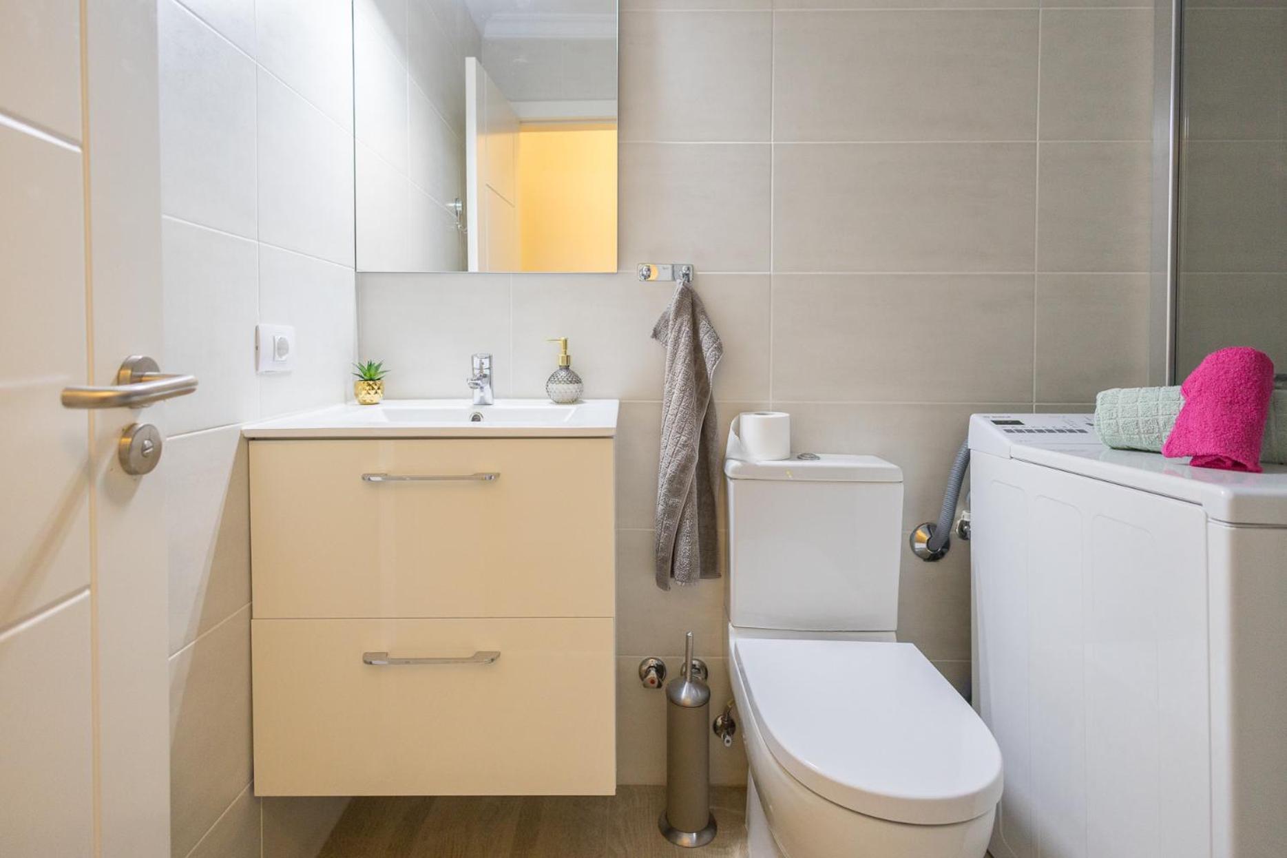 2br Private Terrace House - Solarium & Pool Apartment