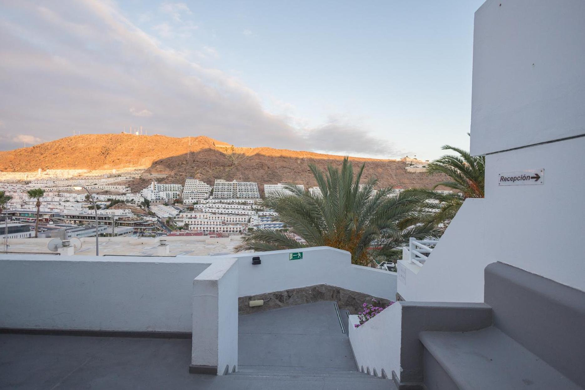 Apartment 2br Private Terrace House - Solarium & Pool *