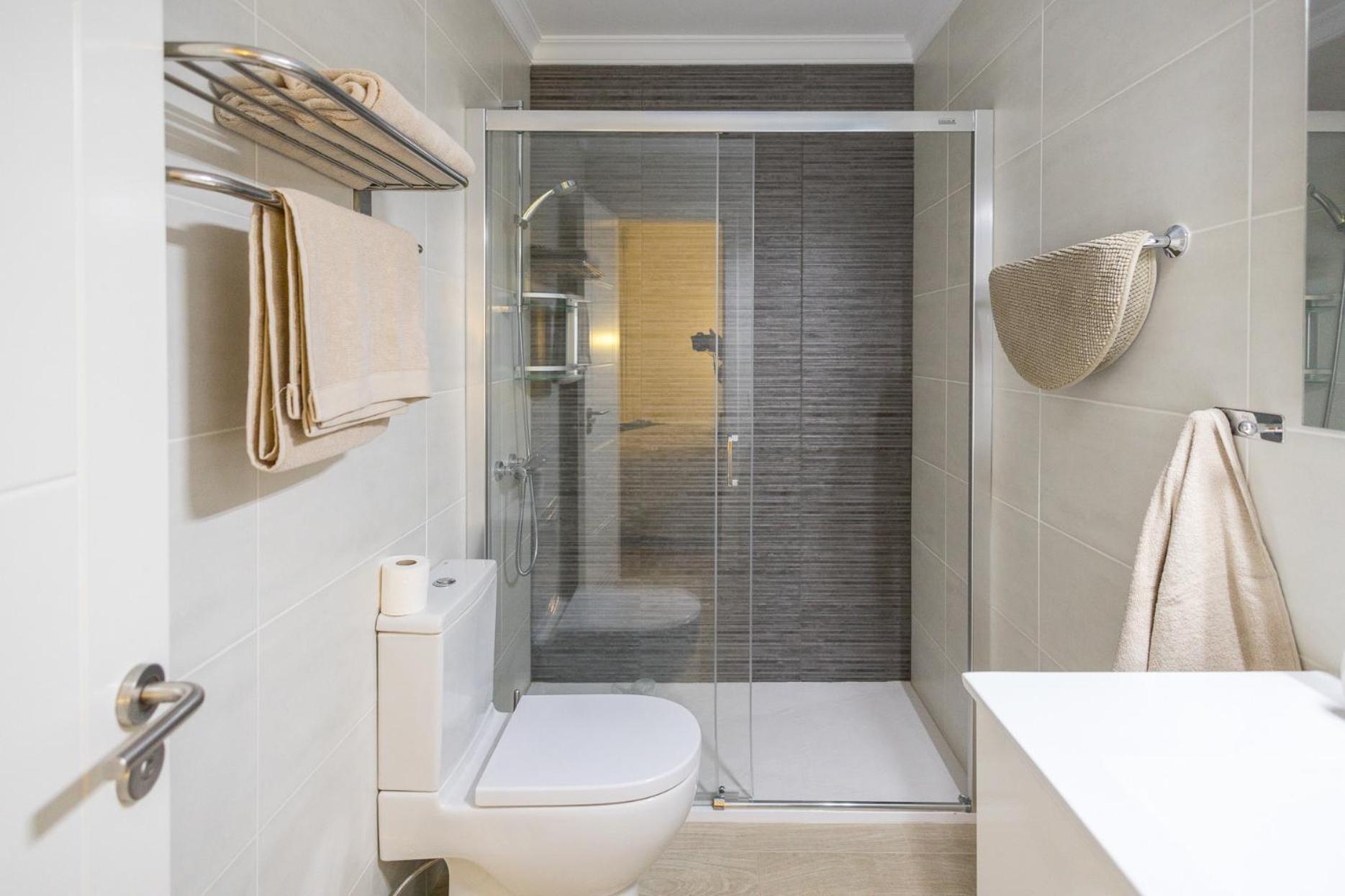 2br Private Terrace House - Solarium & Pool *