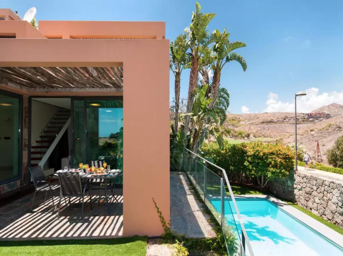 Villa With Private Pool In Luxury Golf *