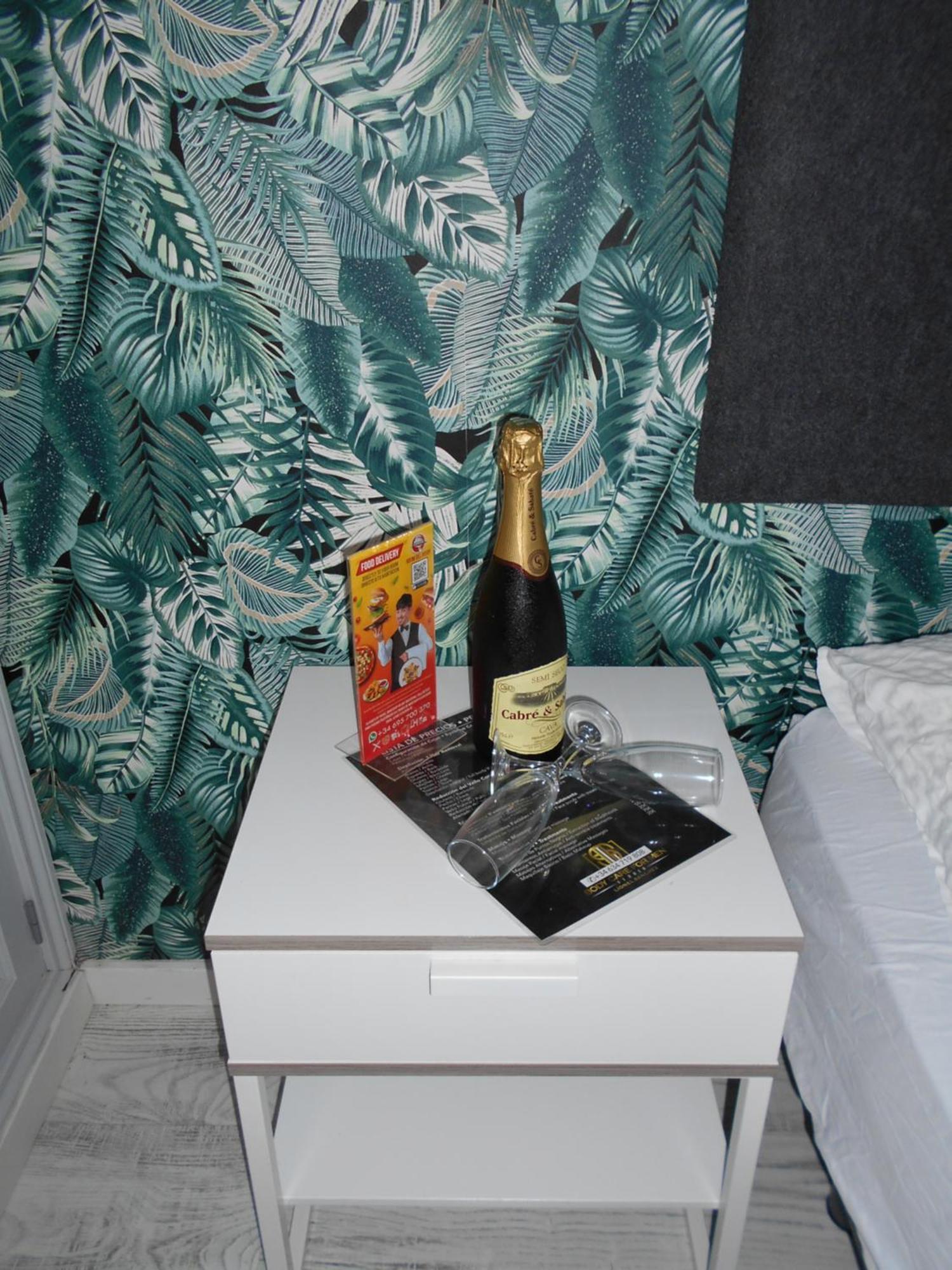 Boys Men Only Solo Hombres Apartamento