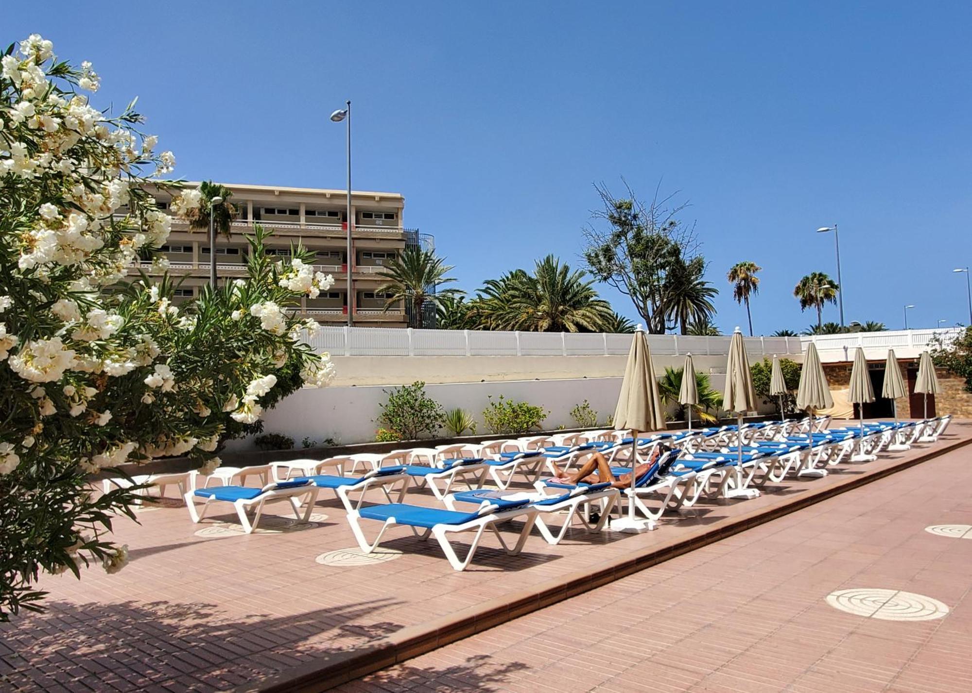 Camelias Apartahotel