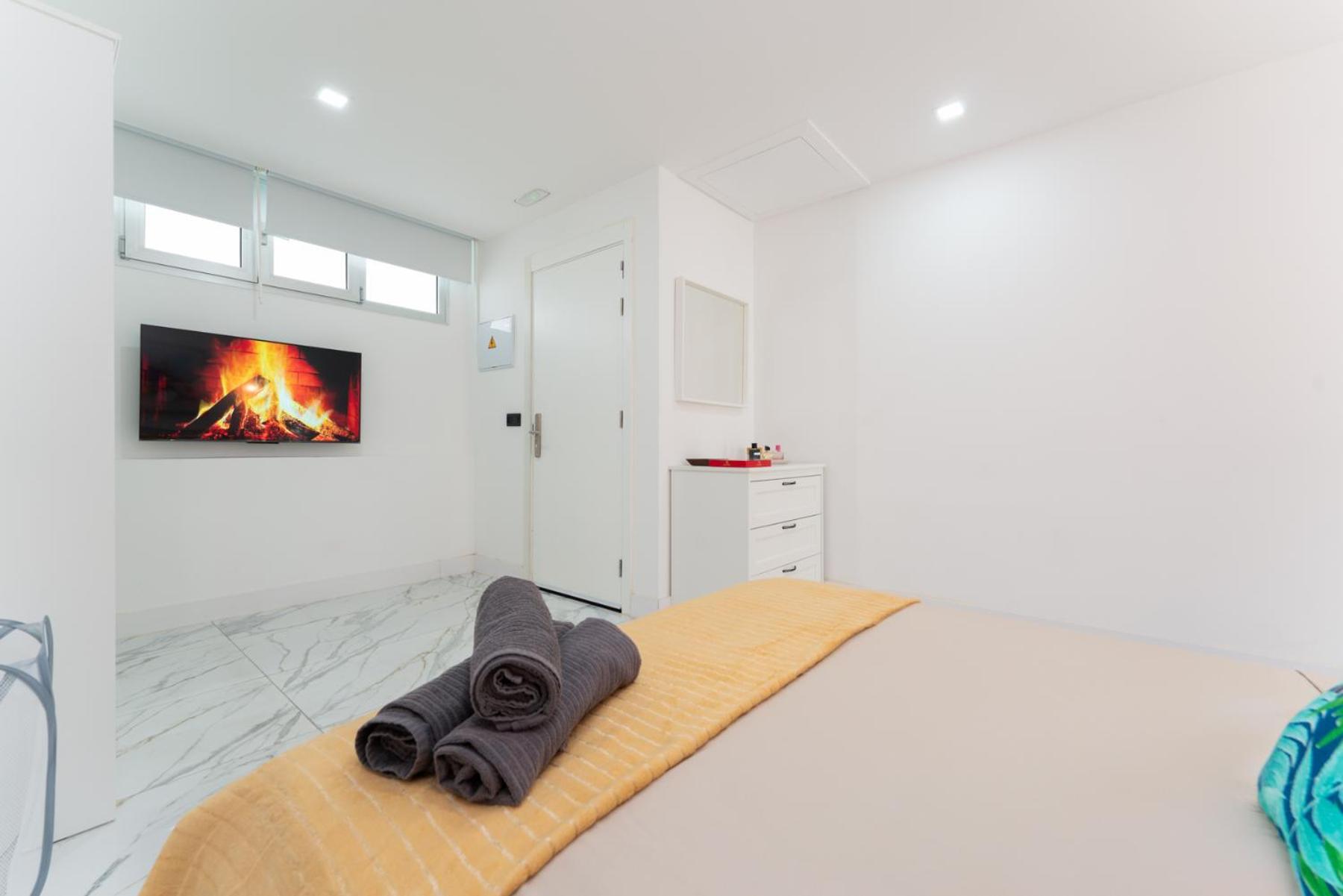 Beach Exclusive With Terrace - Pool View - Jacuzzi View *