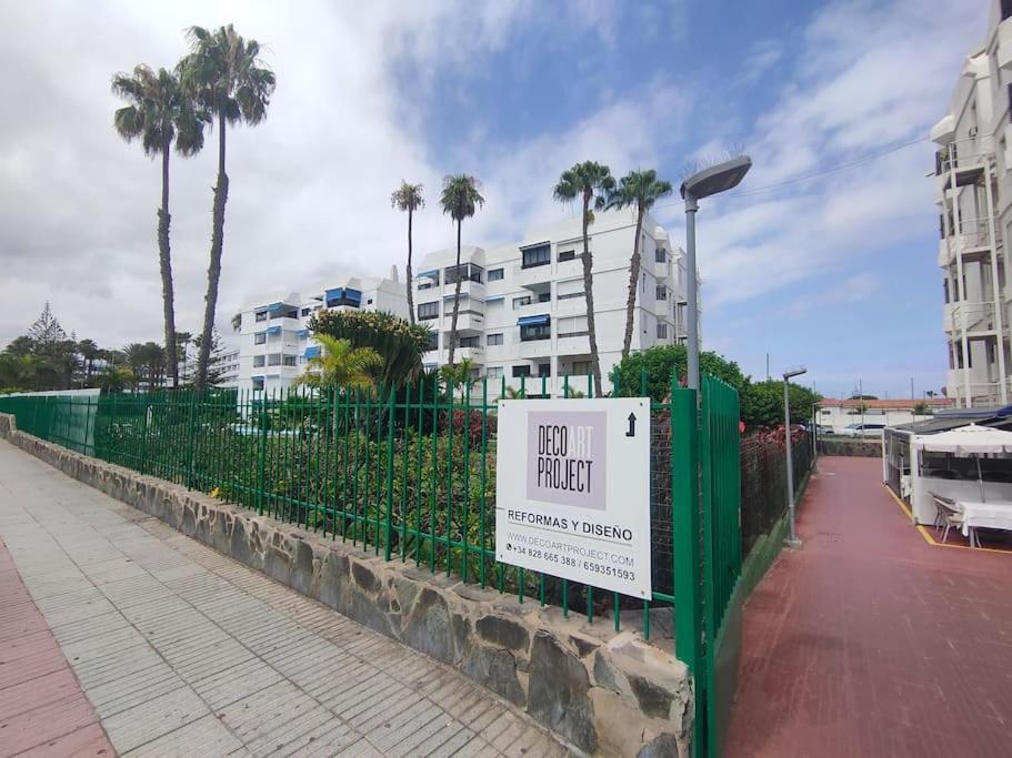 Step To Yumbo Maspalomas (Gran Canaria)