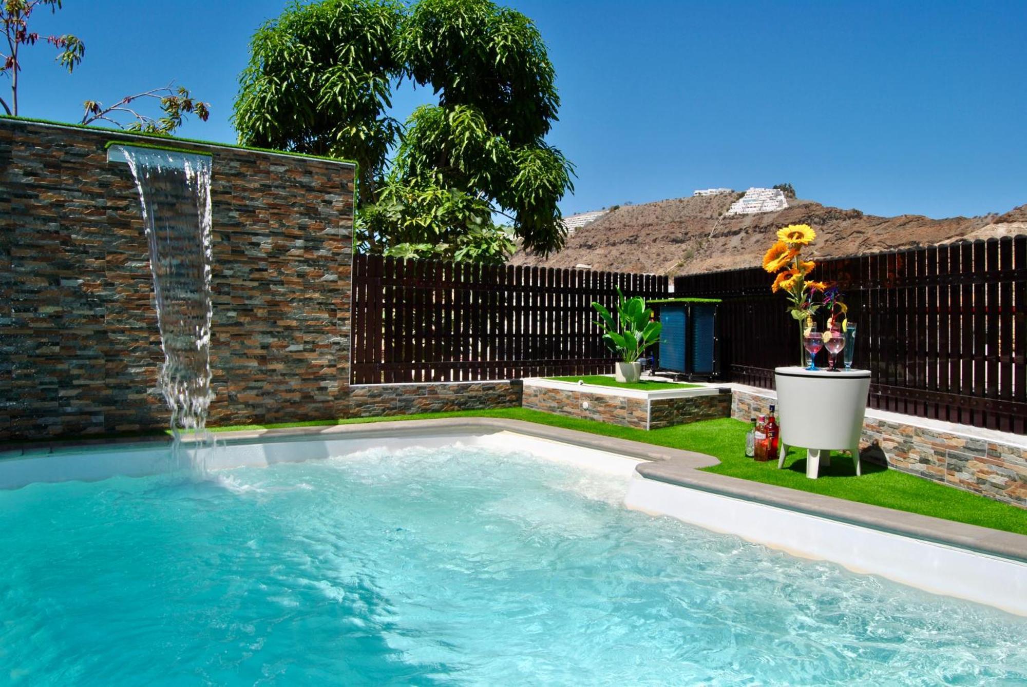 Villa Puerto Rico In Front Of The Shopping Center With Private Heated Saltwater Pool With Jacuzzi Or St Andard Villa Puerto Rico With Private Heated Saltwater Jacuzzi Pool & Arcade Games