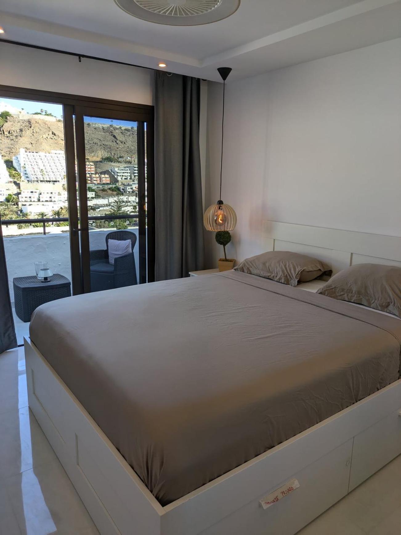 Big Sun Terrace Renovated 2-bedroom Luxury Duplex *