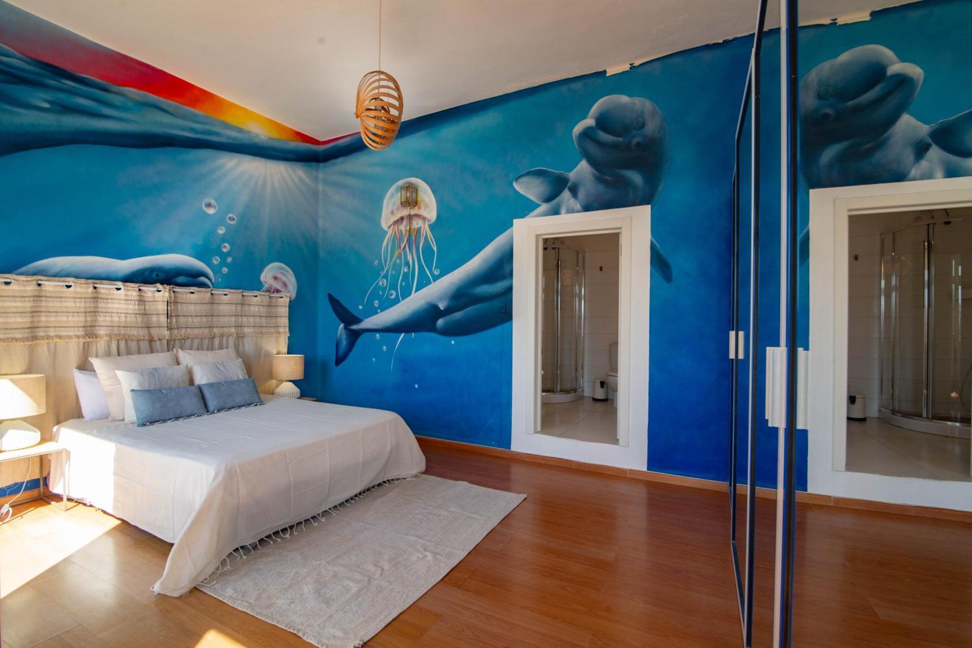 Apartment Jellyfish *