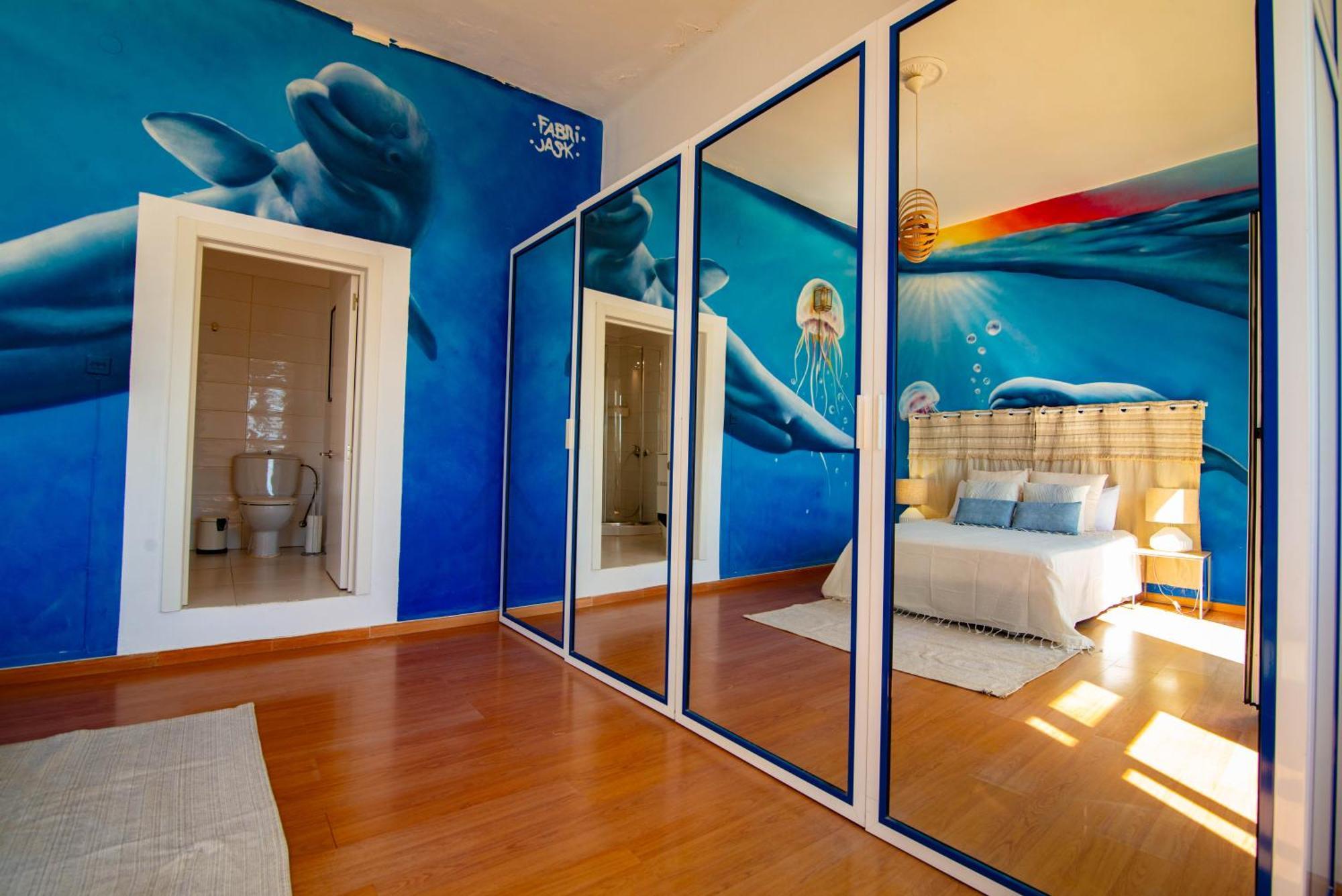 Apartment Jellyfish *