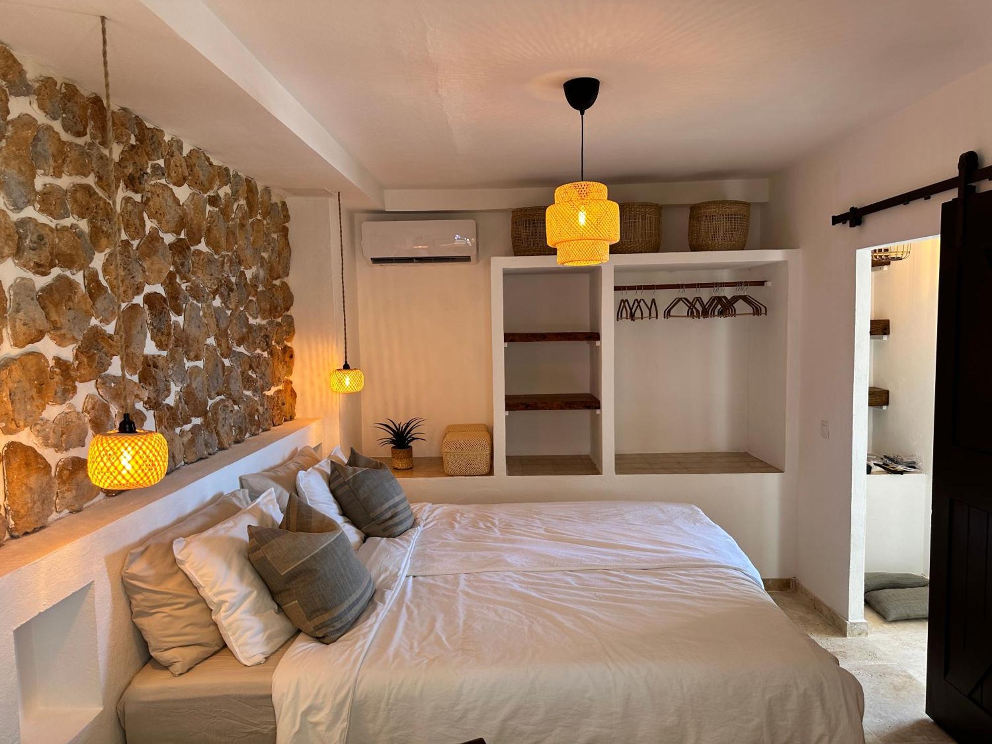Palm Leaf Mogan Apartment