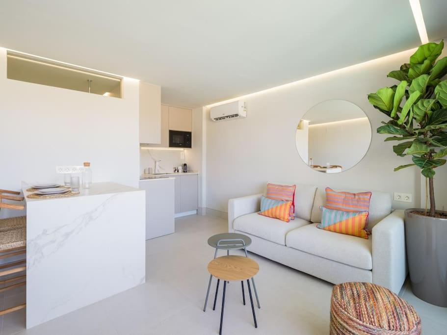 Freshly Renovated, Walk To Yumbo, Shops & Dining Apartamento San Bartolomé