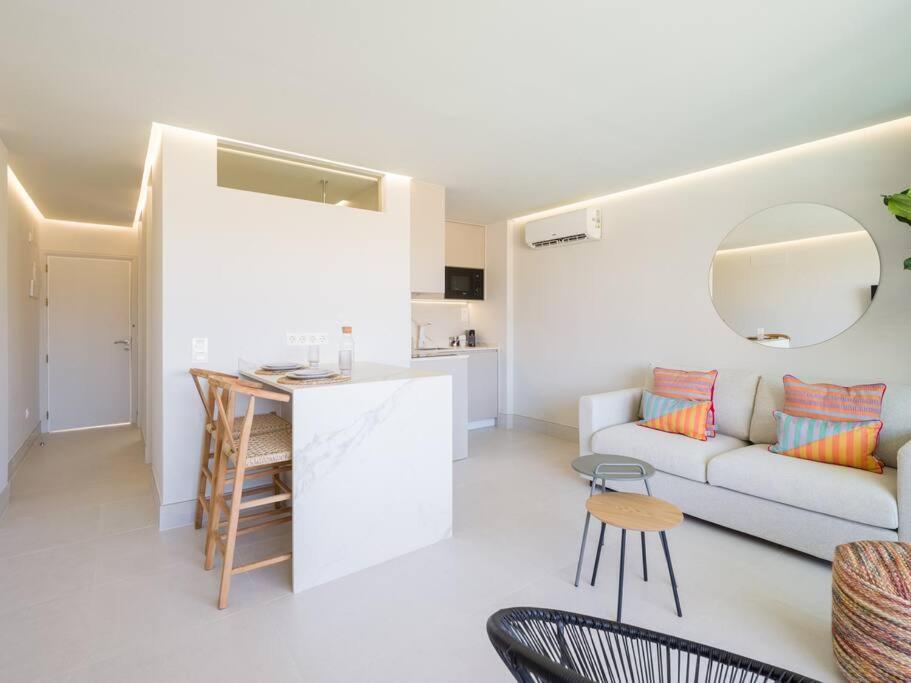 Apartamento Freshly Renovated, Walk To Yumbo, Shops & Dining *