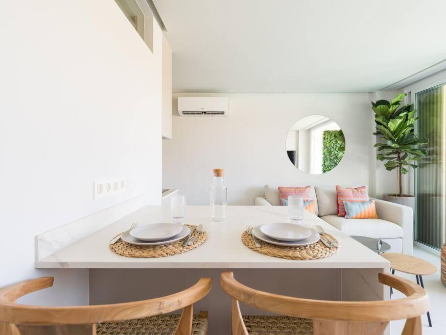 Freshly Renovated, Walk To Yumbo, Shops & Dining San Bartolomé