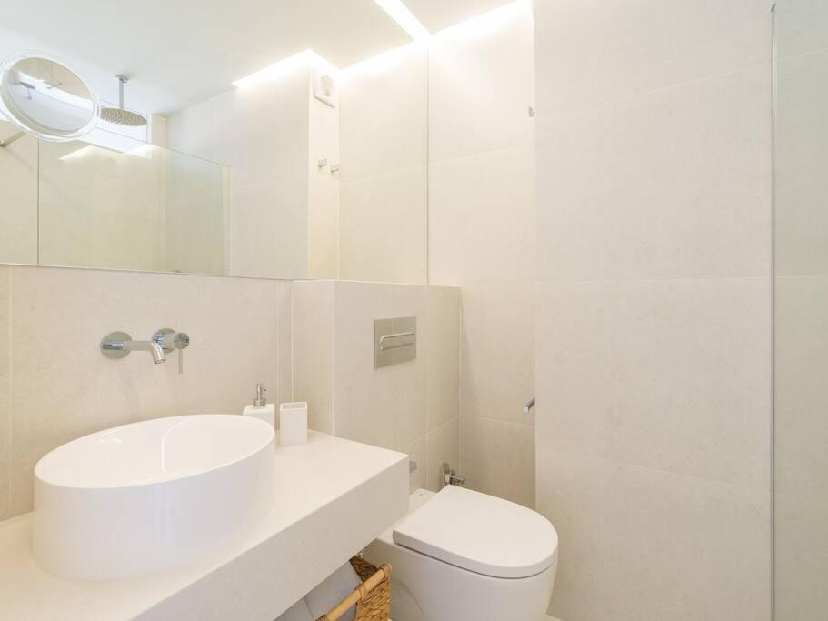 Freshly Renovated, Walk To Yumbo, Shops & Dining * San Bartolomé