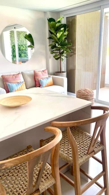 Freshly Renovated, Walk To Yumbo, Shops & Dining * San Bartolomé