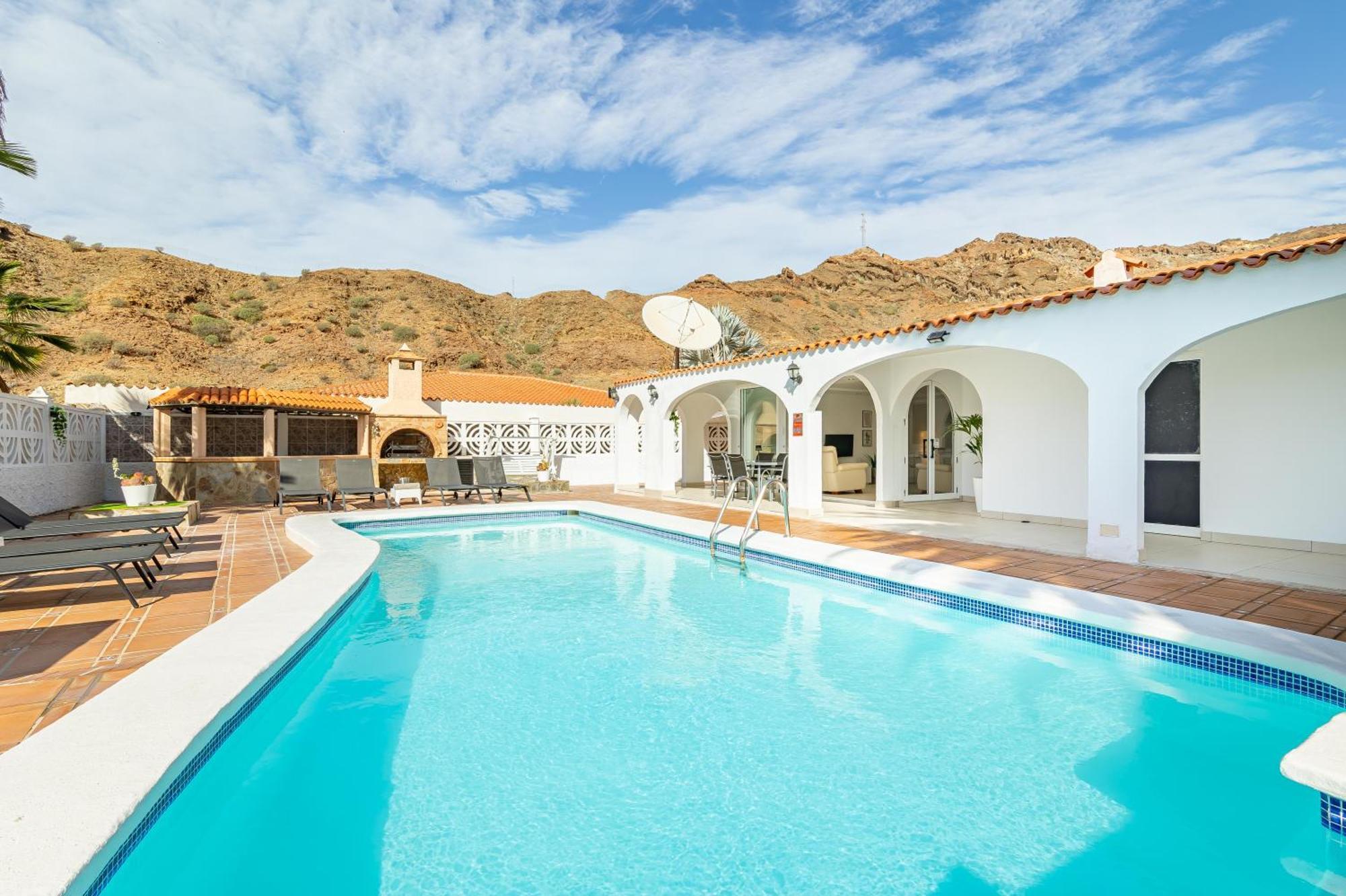 Canarian - Casa Feliz Villa