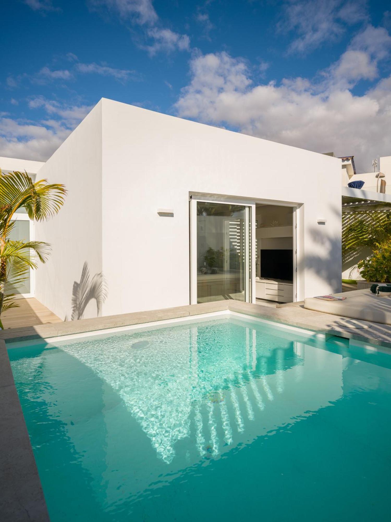 Porto Mare 42 With Heated Pool On The Front Line By Tenpropertiesgc Villa Pasito Blanco