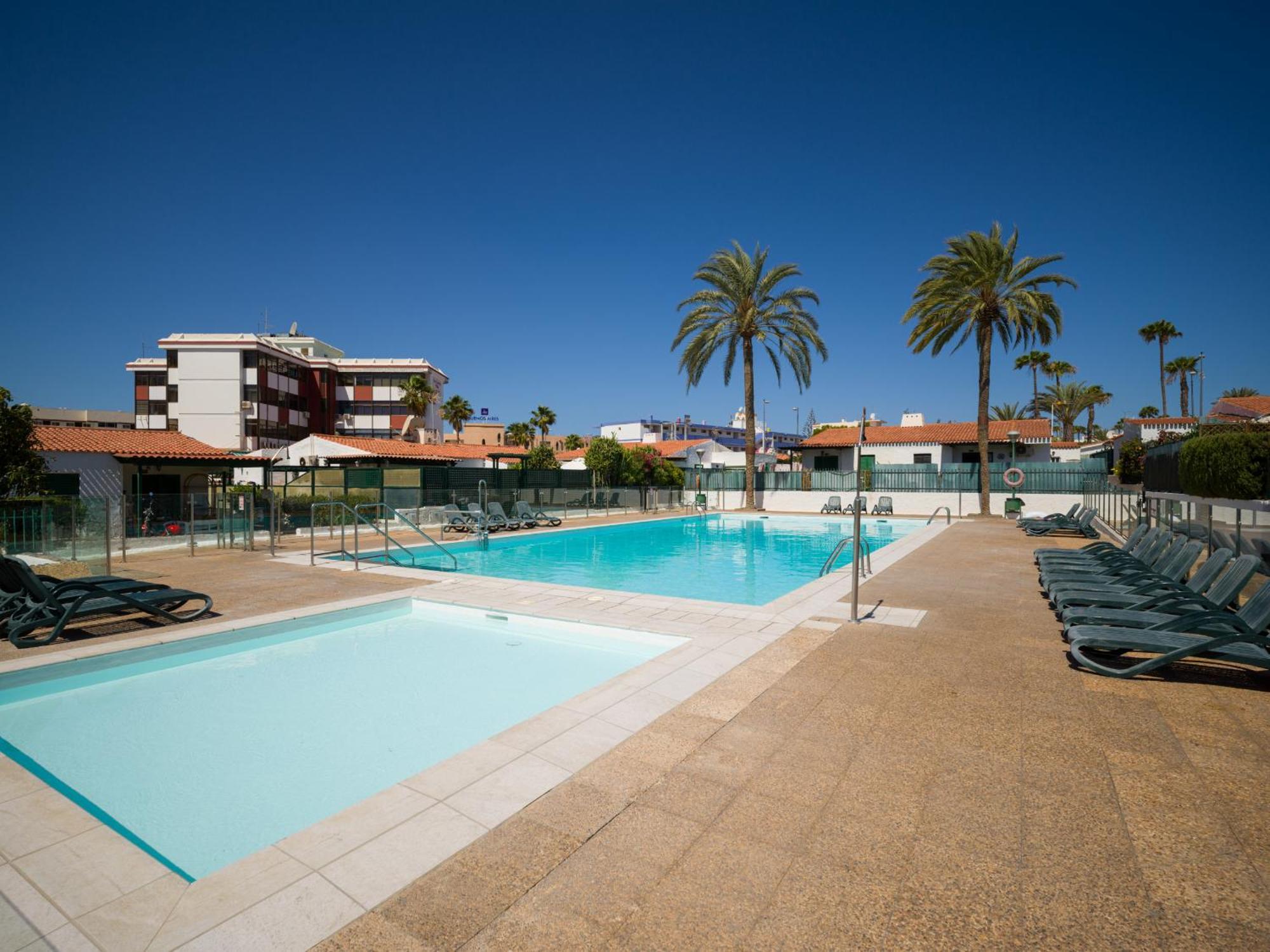 Refurbished 2 Bedrooms House Private Pool *