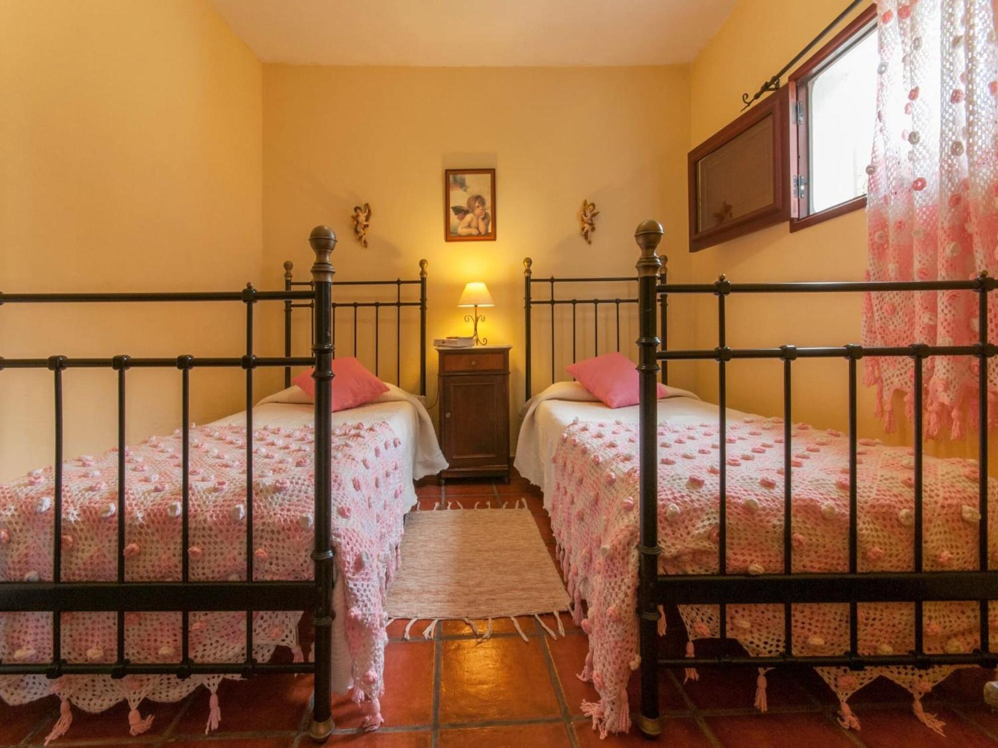 Unique Cave House With Jacuzzi In Moya Сasa de vacaciones