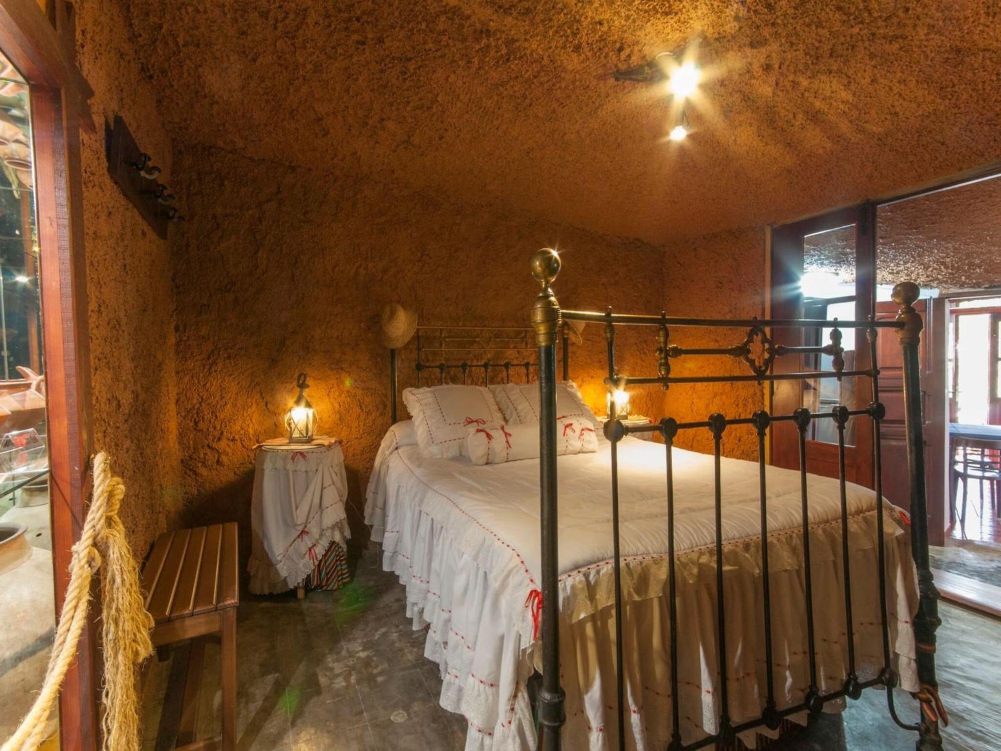 Unique Cave House With Jacuzzi In Moya