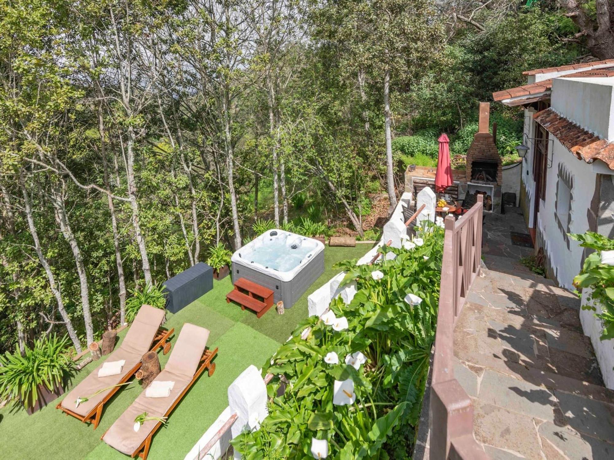 Unique Cave House With Jacuzzi In Moya Сasa de vacaciones *